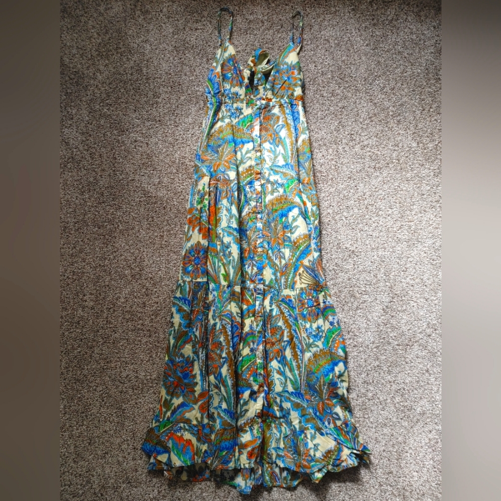 Nwt house of harlow open tie back paisley print dress
